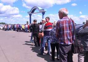 Тысячи жителей Нижнекамска посетили могилы своих родственник и близких