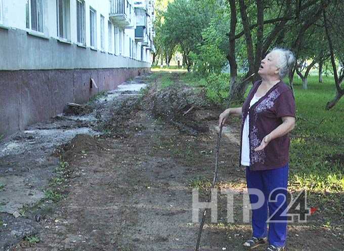 В Нижнекамске женщина заперлась в квартире, чтобы спасти от разрушения свой балкон