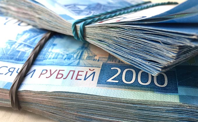 В Татарстане сотрудница банка, похитившая 4 млн рублей из-за букмекеров, предстала перед судом