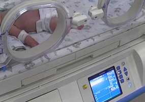 Врачей роддома обвиняют в убийстве новорожденного ради статистики