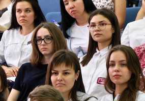 Молодых медиков привлекают в Нижнекамск арендным жильем и суперсовременным оборудованием - НТР 24