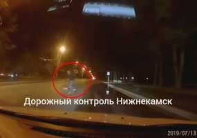 Нижнекамские водители обсуждают в сети велоспедиста-призрака - НТР 24