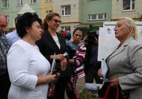 «Единая Россия» начала обсуждать стандарт двора вместе с жителями - НТР 24