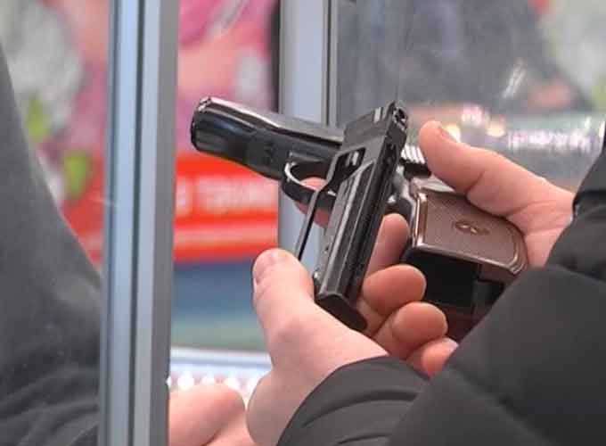 В Нижнекамске у водителя кроссовера изъято огнестрельное оружие