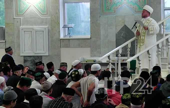 Почти 5 тыс верующих жителей Нижнекамского района встретили Курбан-байрам в мечетях