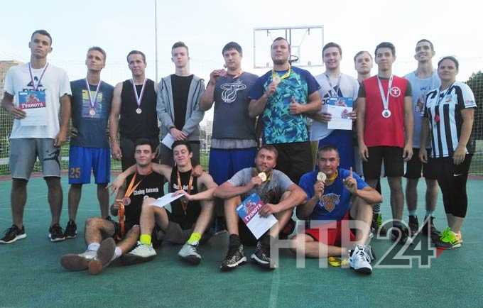 «Чёрная мамба» выиграла стритбольный турнир в Нижнекамске