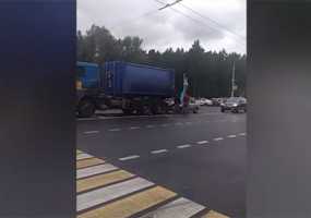 Машина с десантниками, празднующими день ВДВ, на полном ходу врезалась в грузовик - НТР 24