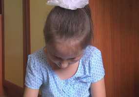 Девочку из Нижнекамска, которая стесняется из-за опухоли на лице идти в школу, осмотрели московские врачи