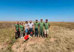 Нижнекамские поисковики показали место гибели героя его родственникам - НТР 24