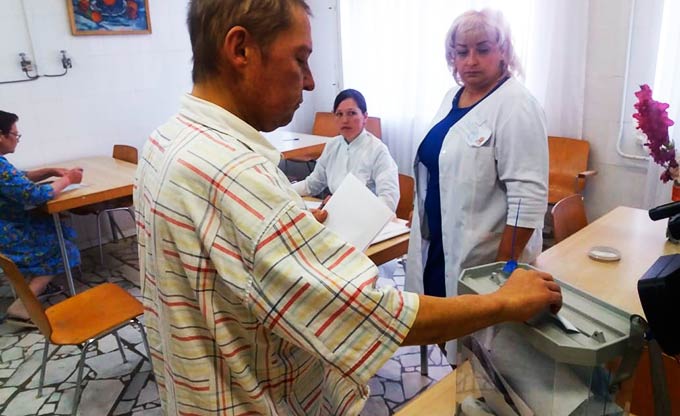 В Нижнекамске на выборах депутатов Госсовета голосуют пациенты стационарного отделения НЦРМБ