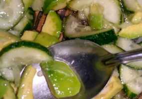 Врачи: салаты в магазинах небезопасны для здоровья - НТР 24