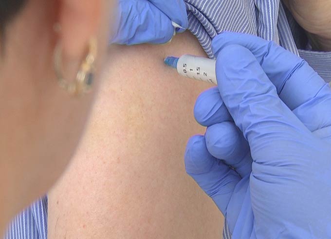 В Нижнекамске прививки от гриппа получили уже 50 тыс человек