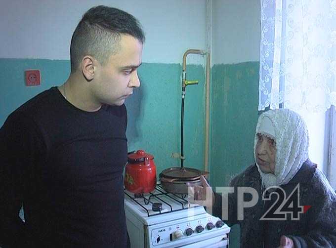 Блогер из Нижнекамска решил сделать ремонт в квартире ветерана Великой Отечественной войны
