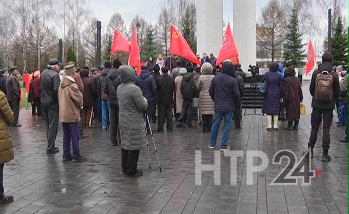 В годовщину Октябрьской революции в Нижнекамске провели акцию протеста против строительства нового завода
