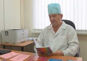 В Нижнекамске врач-гинеколог выпустил свою третью книгу