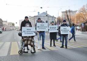 «Меня не заметили в темноте»: сотрудники ГИБДД Казани провели профилактическую акцию - НТР 24