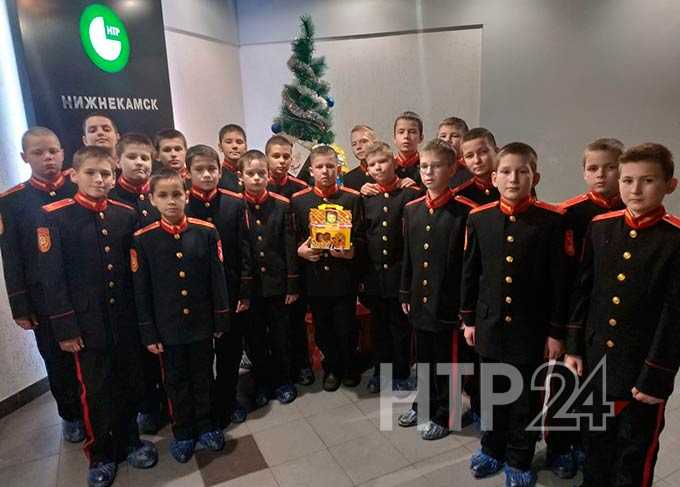 В Нижнекамске растет число участников благотворительной акции «Стань Дедом Морозом!»