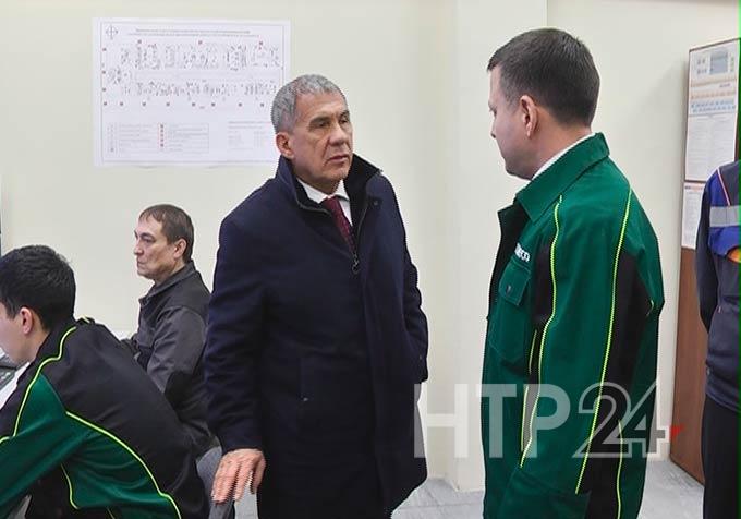 Президенту Татарстана в Нижнекамске показали производство, где будут выпускать топливо для субмарин