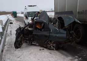 В Татарстане на части разорвало машину, в которой находились женщина и ее дочь-школьница - НТР 24