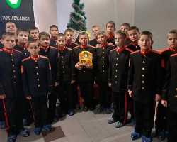 Свою лепту в создание новогоднего праздника внесли ребята 3 взвода Татарстанского кадетского корпуса