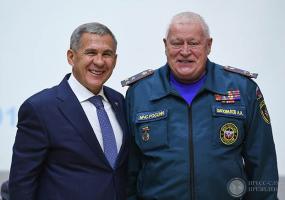 Нижнекамские огнеборцы за отличную службу отмечены высокими наградами - НТР 24