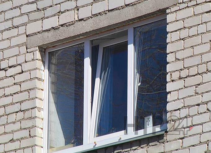 В Челнах медикам и пациентке, которым угрожали ножом, пришлось прыгать из окна