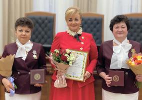 Специалистам нижнекамского ЗАГСа вручили почетные награды