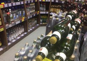 Челнинец украл из магазина виски на 15 тысяч рублей, но раскаялся - НТР 24