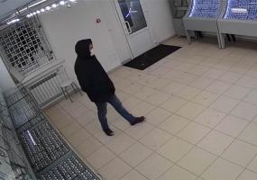 Житель Нижнекамска в медицинской маске ограбил ювелирный магазин