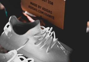 В России задержана партия поддельных кроссовок самых популярных брендов - НТР 24