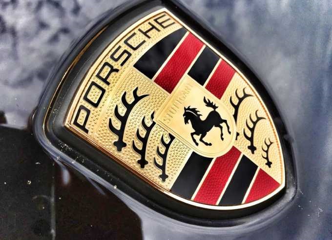 Рэкетиры из Татарстана захватили Porsche Cayenne и его владельца