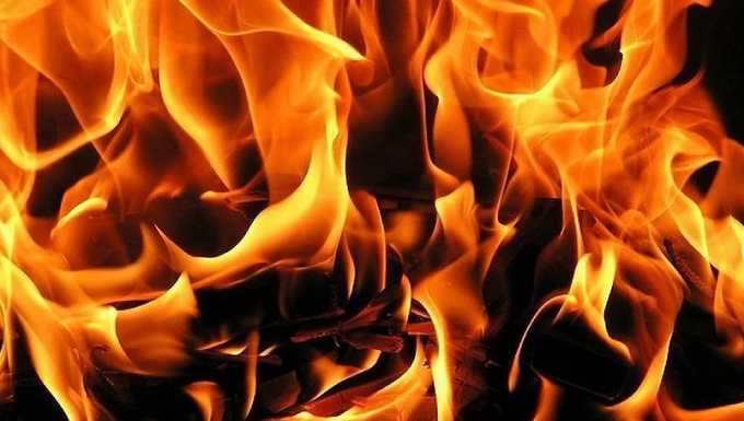 При пожаре в жилом доме в Татарстане мужчина получил ожоги головы