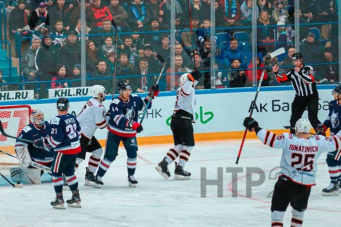 Игроки «Нефтехимика» получат почти по 1 млн рублей за две победы над «Амуром»