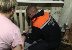 Рука мальчика застряла в горячей батарее, на помощь пришли татарстанские спасатели - НТР 24