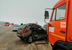 Две смертельные аварии с участием «КамАЗов» произошли в Татарстане