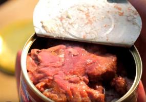 «Не дешевле 200 рублей»: эксперты рассказали, как правильно выбирать тушёнку - НТР 24