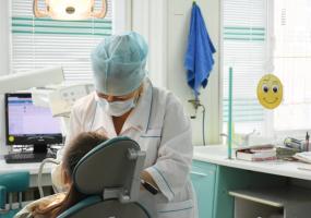Нижнекамка жалуется, что не может записаться к детскому стоматологу - НТР 24