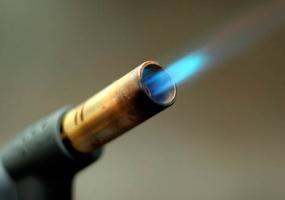 Нижнекамца будут судить за нападение на полицейского с газовой горелкой - НТР 24