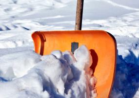 Заинский школьник пытался взломать магазин лопатой - НТР 24