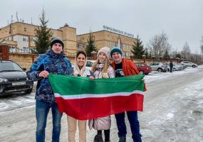 Татарстанские блогеры привезли подарки пациентам РКИБ с Diamond Princess