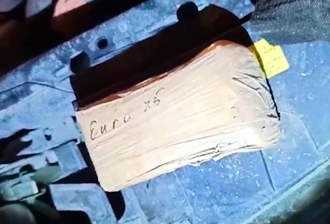Любитель гашиша из Челябинска прятал наркотик под капотом авто