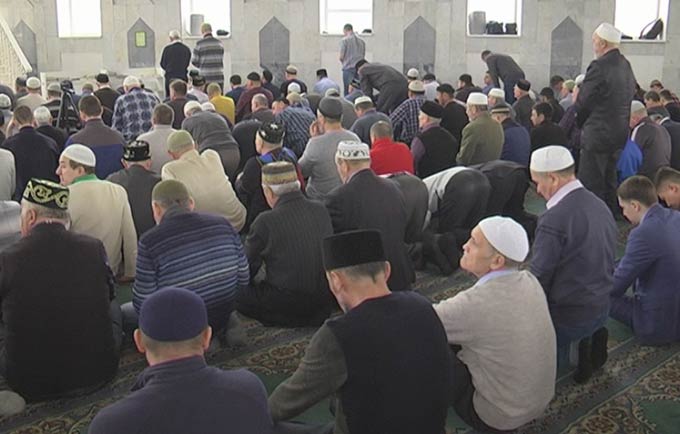 Из-за пандемии коронавируса мусульманам посоветовали сократить время молитв