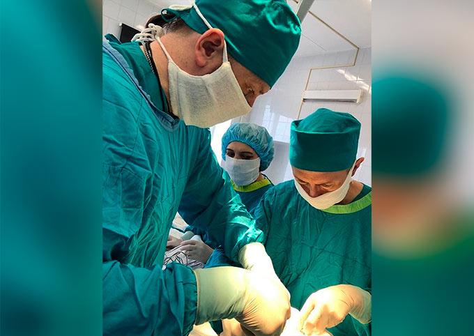 Нижнекамские хирурги извлекли из желудка 5-летней девочки почти метровый ком волос
