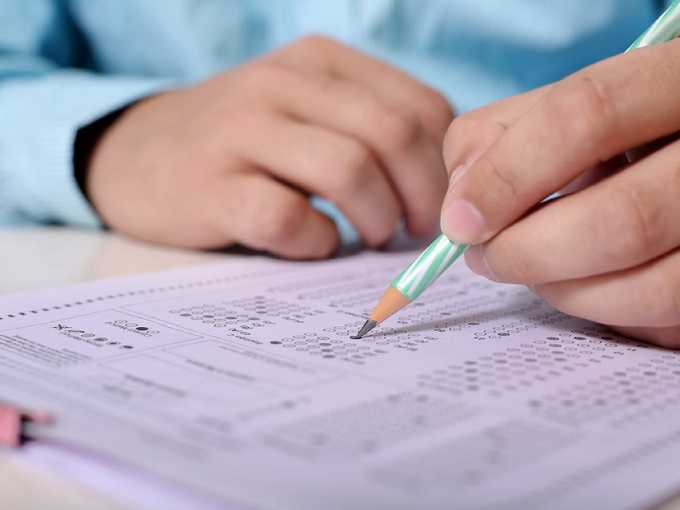 Единый государственный экзамен 11-классники напишут на две недели позже