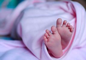 Проглотил крышку: врачи спасли задыхающегося 11-месячного малыша - НТР 24