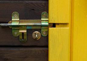 Жильцы коммуналки нашли в кладовке труп соседа - НТР 24