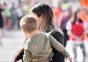 Минтруд объяснил, как оформить выплаты на детей до 7 лет - НТР 24