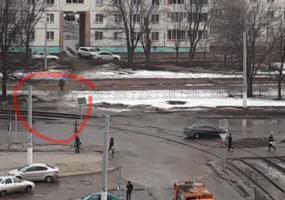 Ради безопасности: нижнекамка просит ликвидировать опасный переход через дорогу - НТР 24