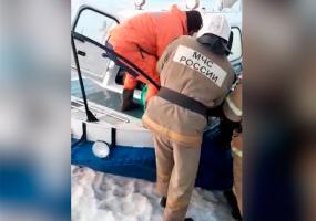 На Каме спасли рыбака, провалившегося под лёд