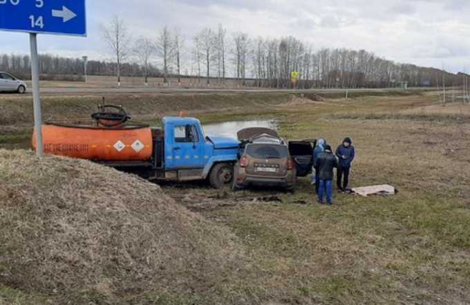 На трассе в Татарстане произошло смертельное ДТП, водитель «Рено» погиб
